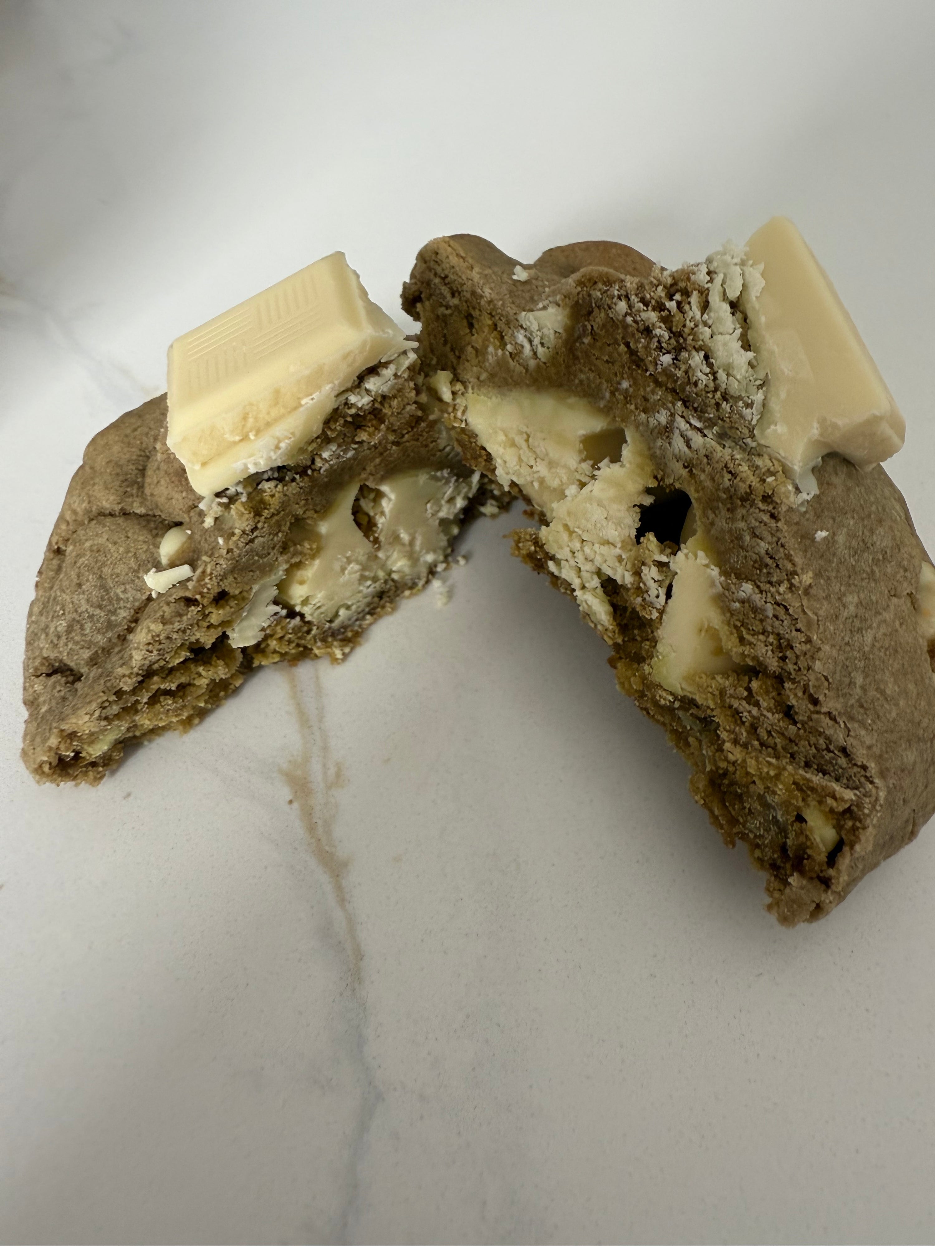 Matcha & White Chocolate stuffed cookie